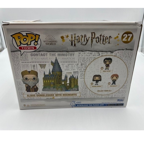 Funko Pop Town Harry Potter Albus Dumbledore with Hogwarts Castle 27 NWT - Picture 6 of 8